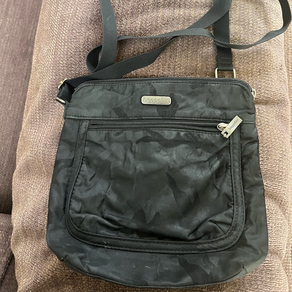 Baggallini Cross Body Bag Black Camo